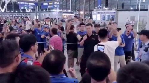 上海集体吃瓜事件视频,一场引发热议的社区现象揭秘